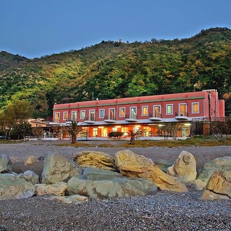 Hotel Ristorante La Scogliera - Nuova Gestione Piraino Bagian luar foto