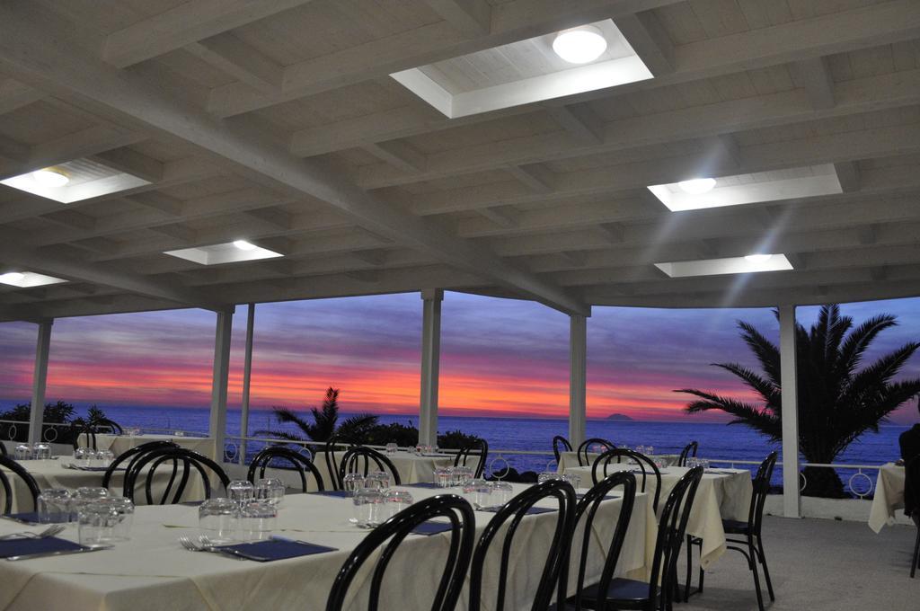 Hotel Ristorante La Scogliera - Nuova Gestione Piraino Bagian luar foto