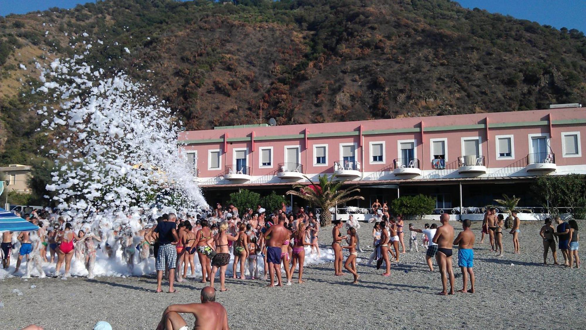 Hotel Ristorante La Scogliera - Nuova Gestione Piraino Bagian luar foto
