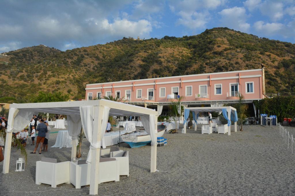 Hotel Ristorante La Scogliera - Nuova Gestione Piraino Bagian luar foto
