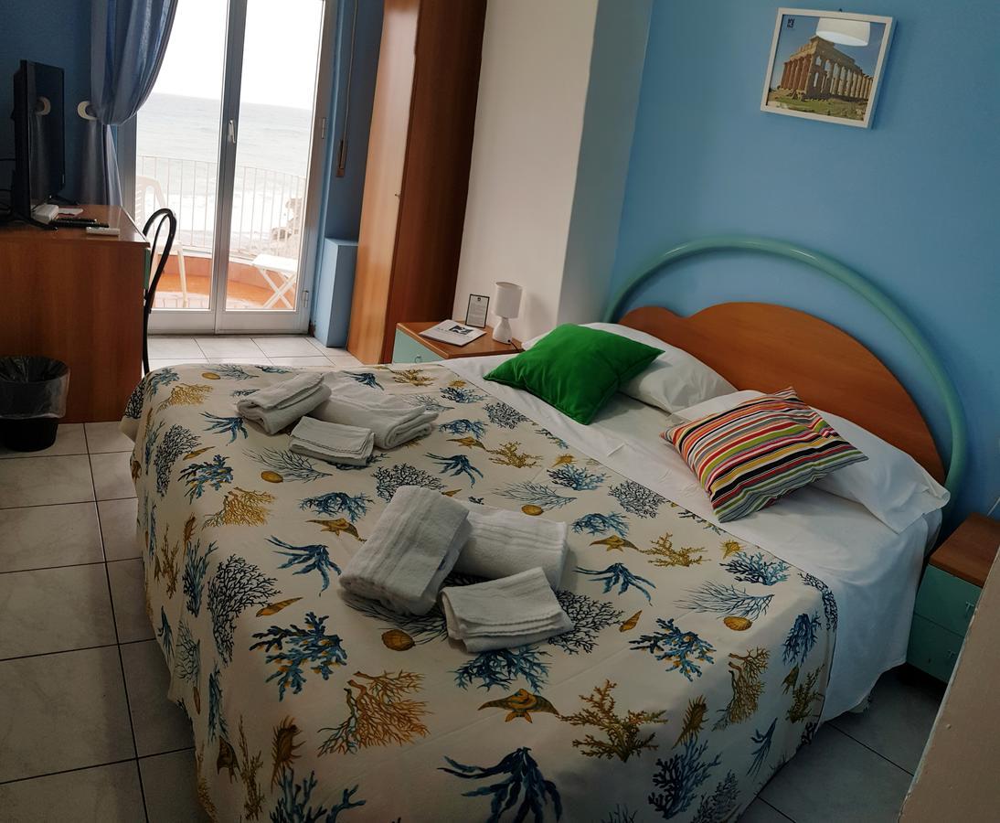 Hotel Ristorante La Scogliera - Nuova Gestione Piraino Bagian luar foto